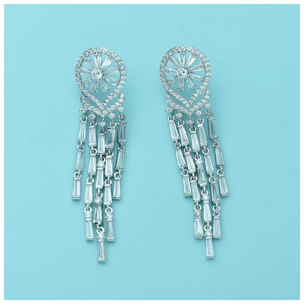 🌷 Swarovski Crystals The Korri Long Dream Catcher Earrings - Picture 3 of 3